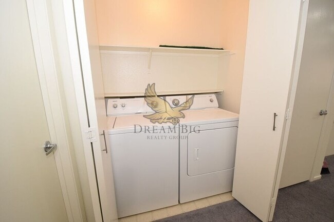 Building Photo - 8410 Eldora Ave