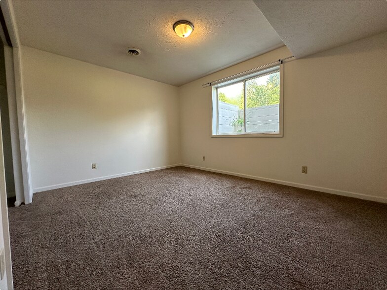 Building Photo - 4429 Aurelius Rd