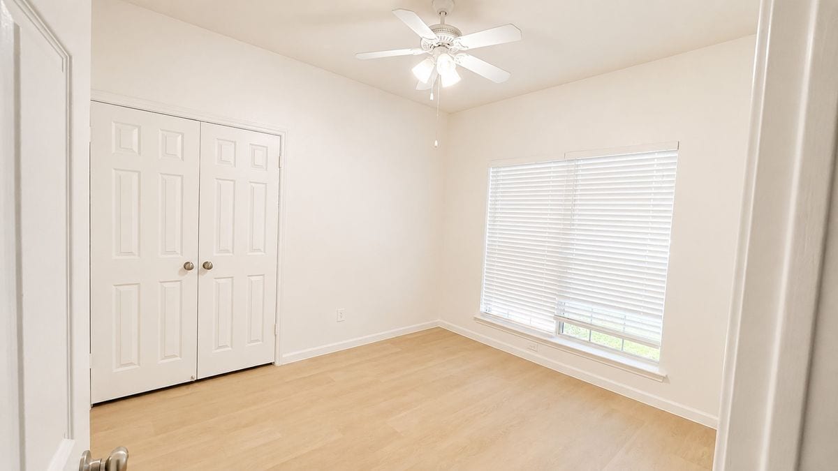 Building Photo - 306 N Mt Rushmore Dr
