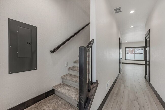 Building Photo - Brand New 3 bed 2.5 townhome