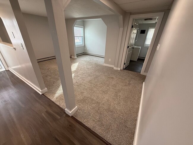 Building Photo - 37 Thompson Street