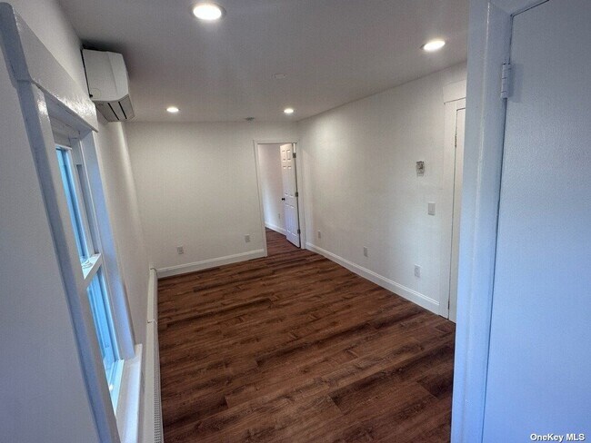 Building Photo - 89 N Forest Ave