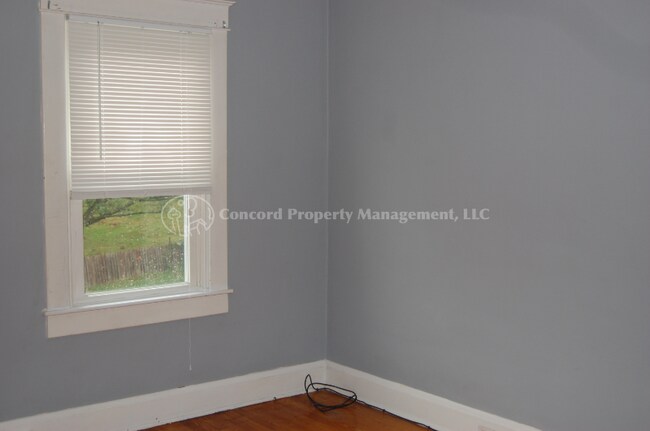 Building Photo - 3029 Oakcrest Ave