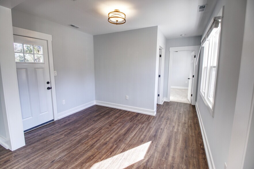 Building Photo - 515 flint st