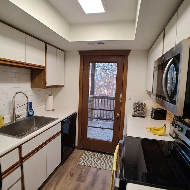Building Photo - 613 Huntridge Dr