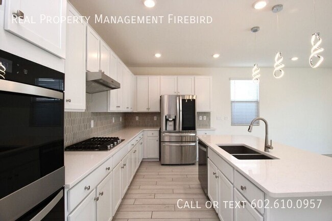 Building Photo - 3037 W la Mirada Dr