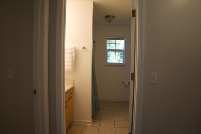 Upstairs Bathroom - 4314 Catherine St