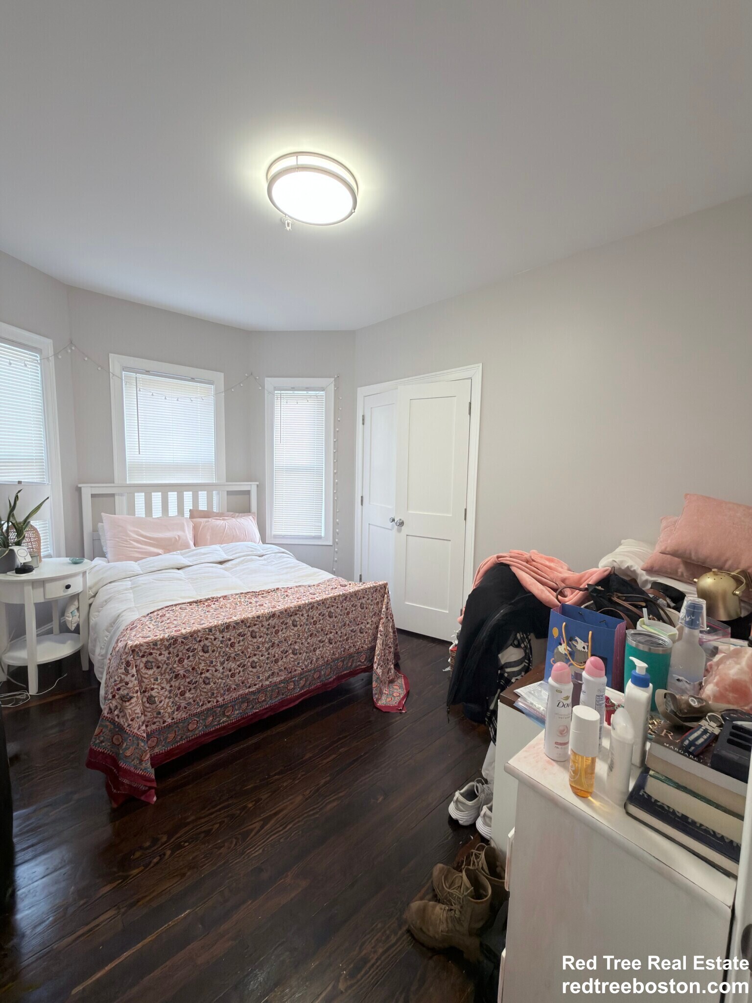 Building Photo - 156 Hillside St