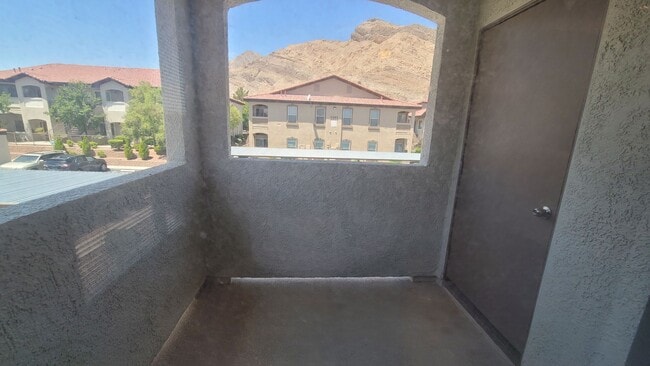 Building Photo - Serene Mountain Views to Calm Yourself