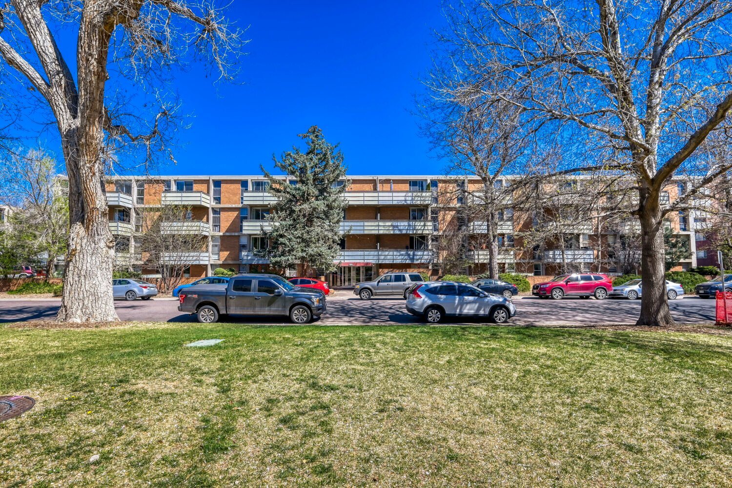 Building Photo - 2500 S York St