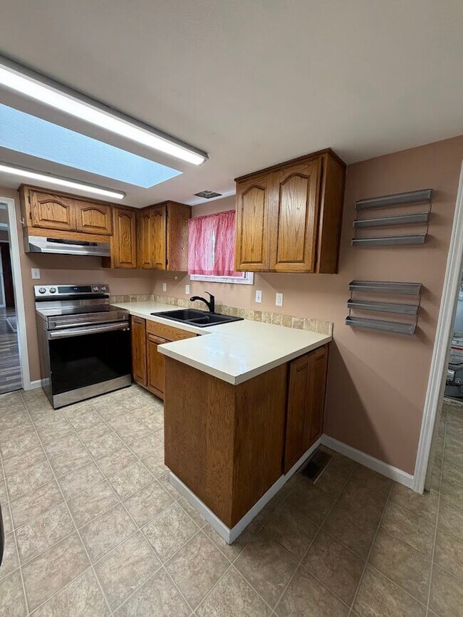 Building Photo - 3831 Duplex Ct SE