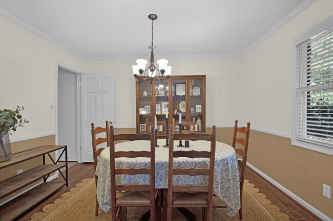 Building Photo - Huntington Park Home