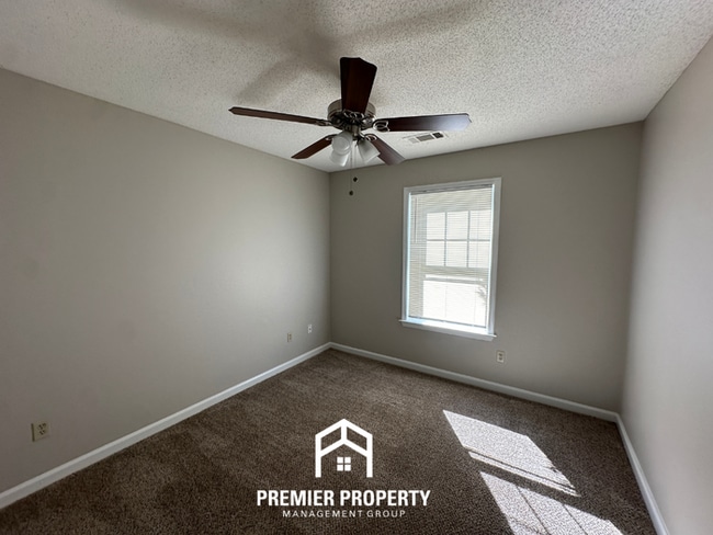 Building Photo - 10140 Cameron Ridge TR