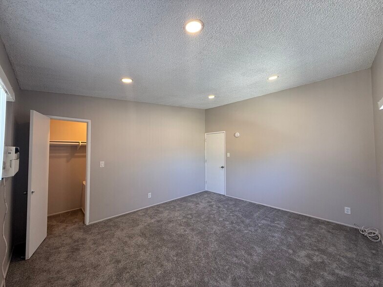 Building Photo - 1026 Grover Ave