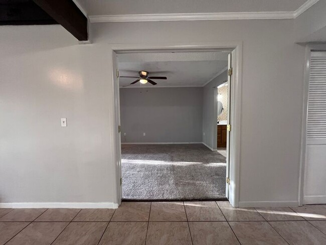 Building Photo - 5409 Pine Creek Dr
