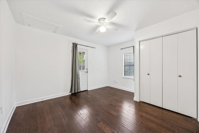 Building Photo - 3104 Fontana Dr