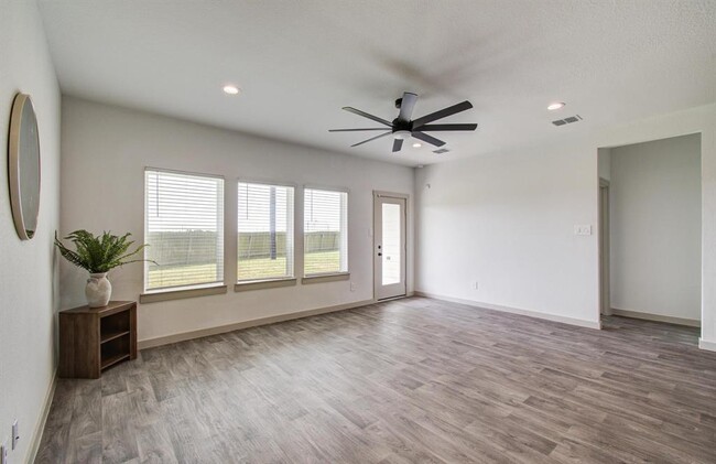 Building Photo - 14506 Rain Tree Dr