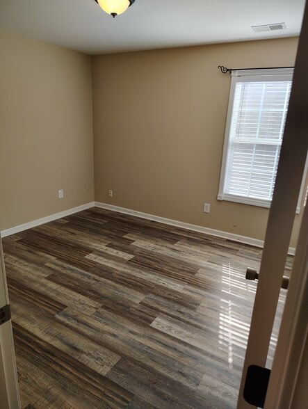 Building Photo - 110 Ruland Cir