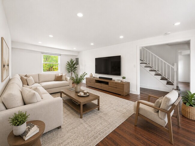 Building Photo - 254 Thornhurst Rd