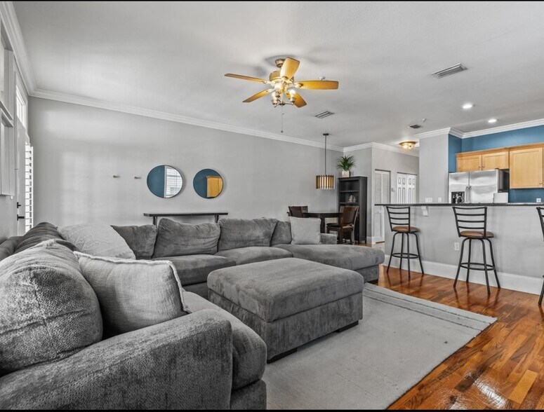 Building Photo - 415 Saint Francis St