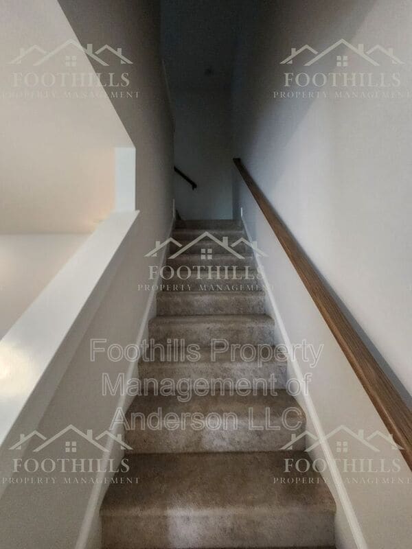 Building Photo - 253 Silo Rdg Dr