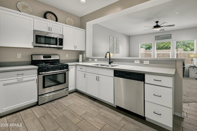 Building Photo - 652 Brindle Dr