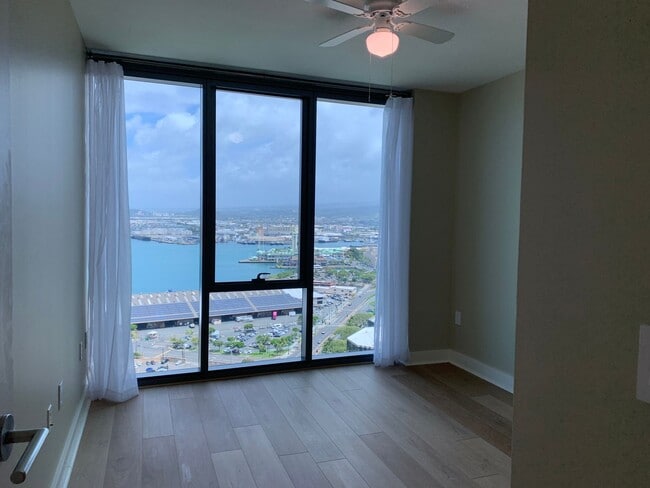 Building Photo - High Floor - Corner Unit - Ocean View - The Collection Condominium