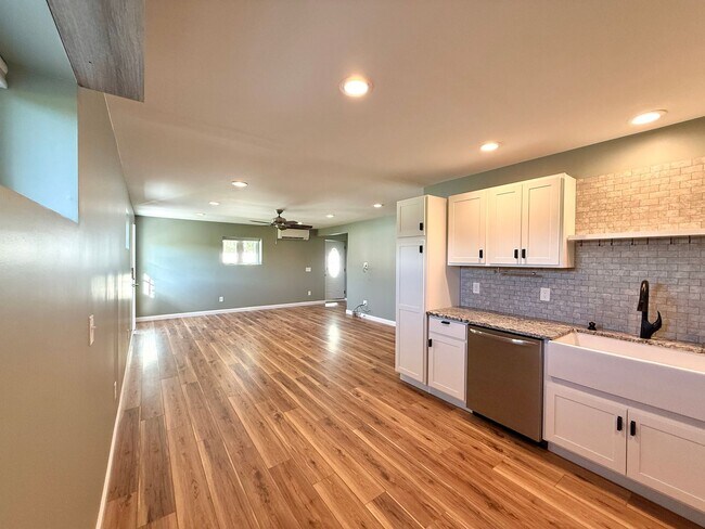 Building Photo - 272 Lauren Tice Rd