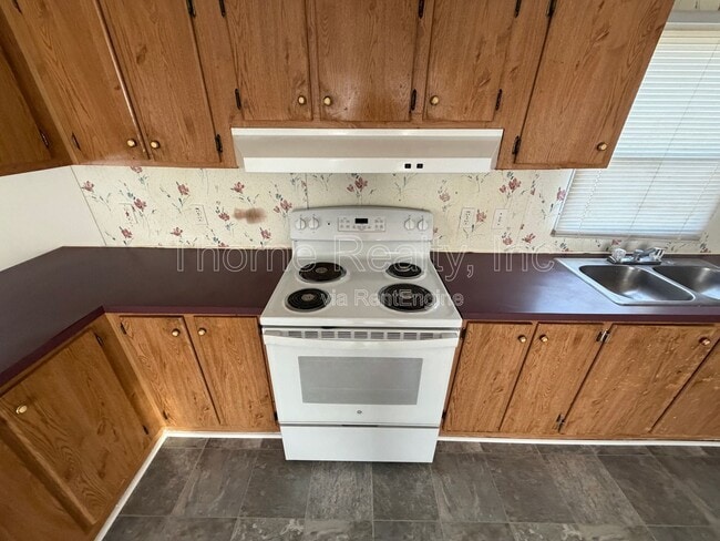 Building Photo - 96 Matts Ln