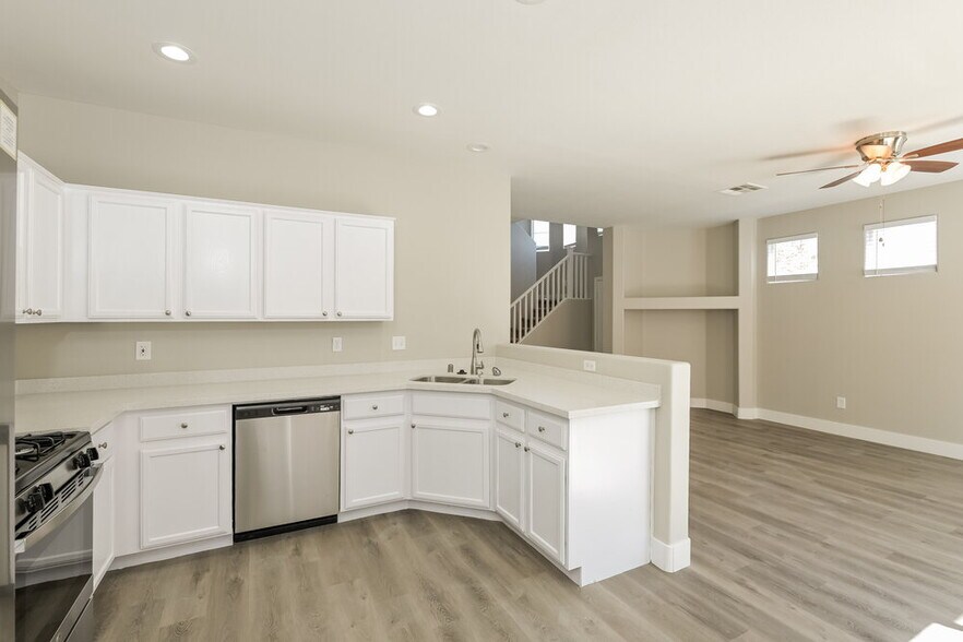 Building Photo - 697 Fragrant Sage Ct