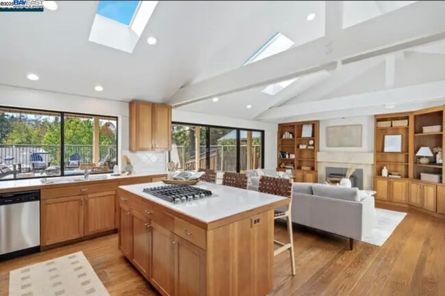 Building Photo - 131 Clover Hill Ct