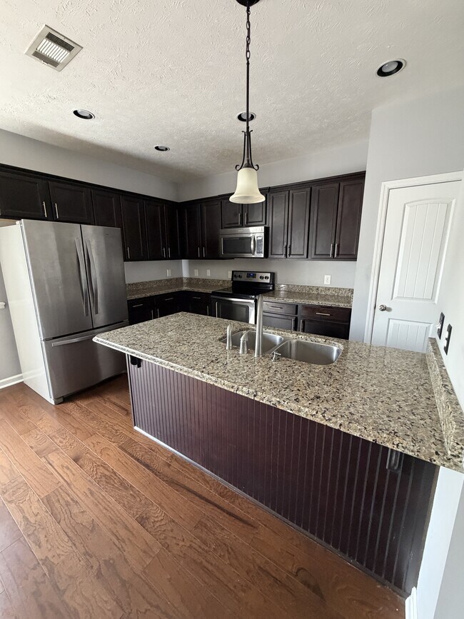 Building Photo - 127 Otter Glen Dr