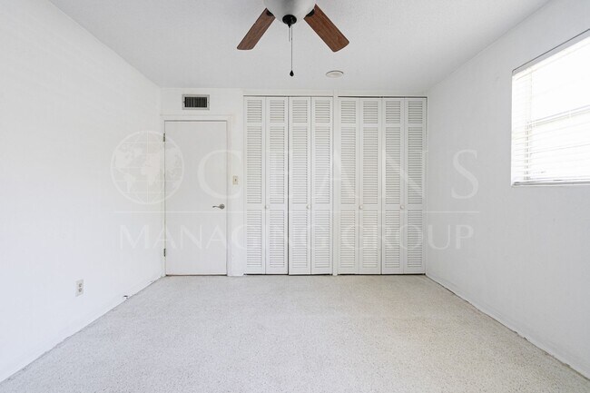 Building Photo - Beachside Ormond Beach Home