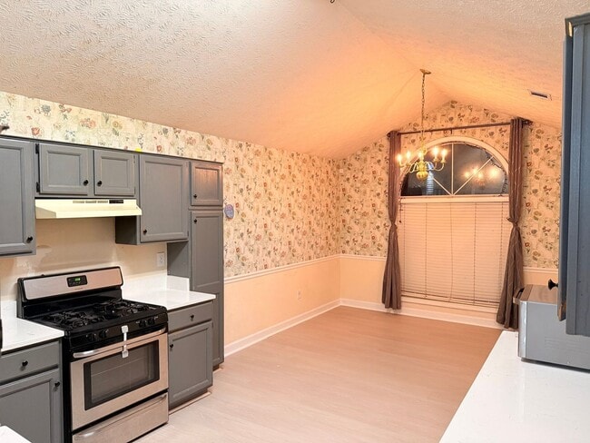 Building Photo - 1360 Avalon Dr