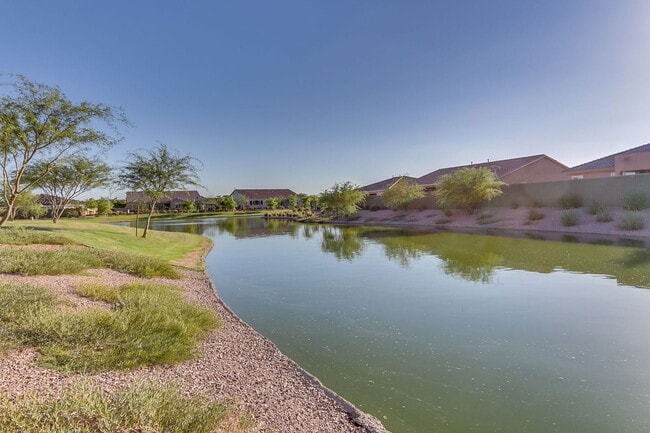 Building Photo - 1106 E Regent Dr