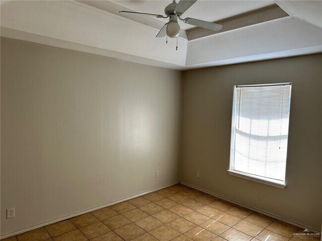 Building Photo - 613 La Mancha Dr