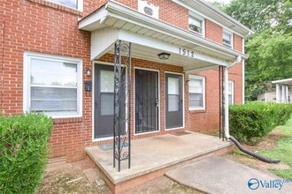 Building Photo - 1512 Oakwood Ave NE