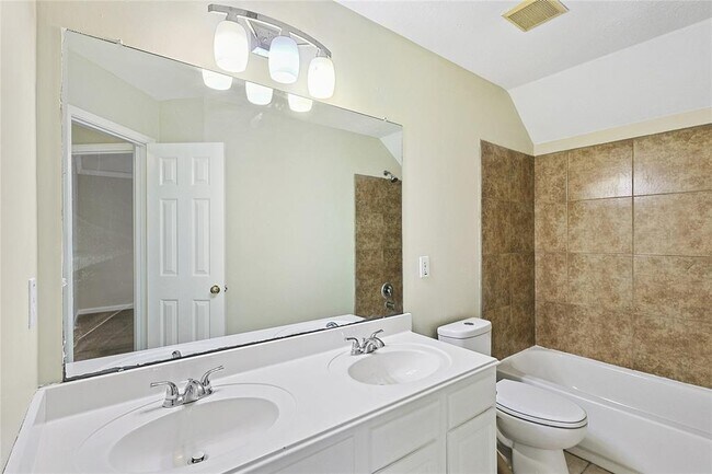 Building Photo - 5502 Atascocita Timbers N