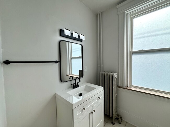 Building Photo - 301 W McMillan St