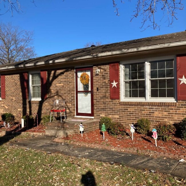 Primary Photo - 510 Sands St
