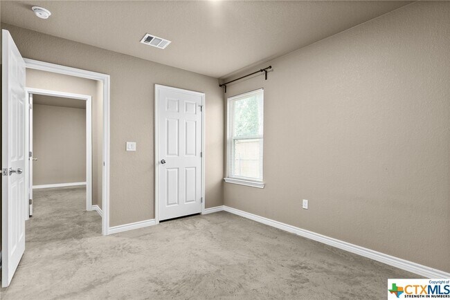 Building Photo - 2009 Wood St