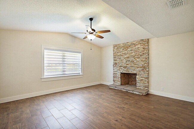 Building Photo - 11337 Little Bear Way