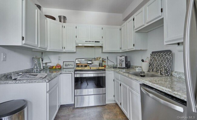 Building Photo - 61 Crows Nest Rd
