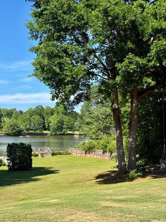 Building Photo - 3 Bedrooms 2 baths in McDonough on 1 acre waterfront backyard with private dock.