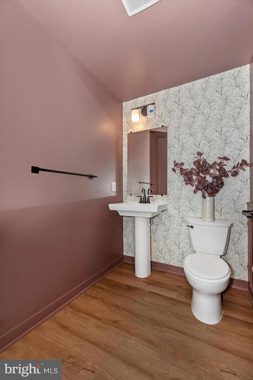 Building Photo - 710 Iron Frg Rd