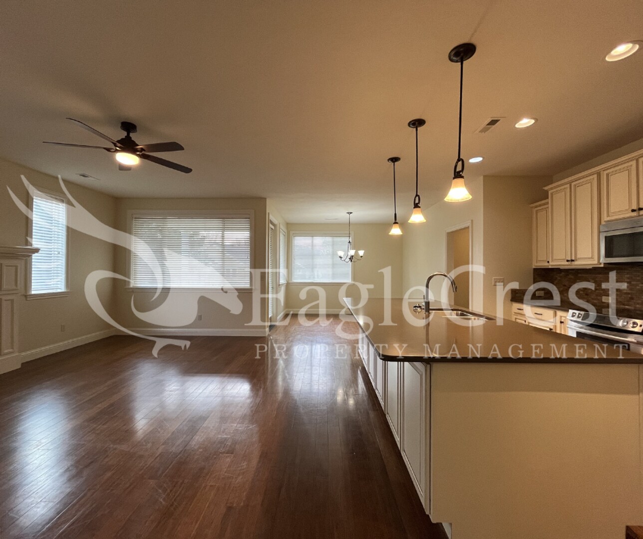 Building Photo - Spacious & Stylish 3-Bedroom Home in a Charming Neighborhood Near Walking Paths