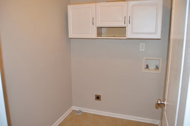 Building Photo - 60 Cobblestone Dr