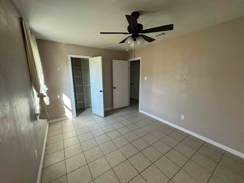 Building Photo - 8108 Happy Trail