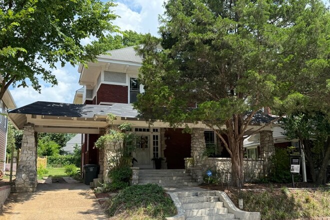 Front - 122 N Evergreen St