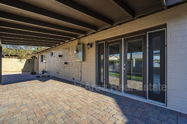 Building Photo - 8532 E Chaparral Rd